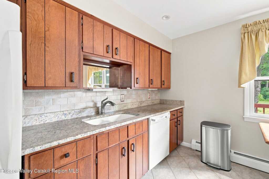 120 Altamont Drive, Hurley, NY 12443 - Photo 8 of 39