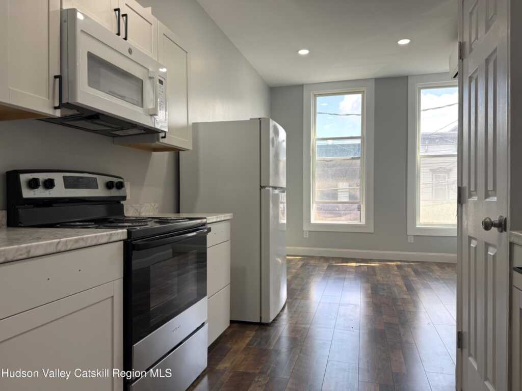110 Partition Street, Unit #2, Saugerties, NY 12477 - Photo 4 of 11