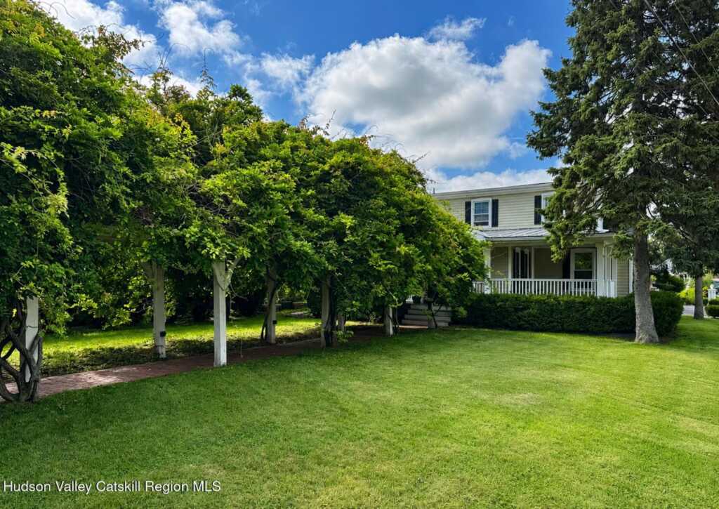 15 Esopus Avenue, Kingston, NY 12401