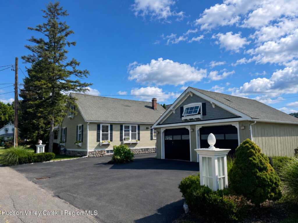 15 Esopus Avenue, Kingston, NY 12401 - Photo 2 of 28