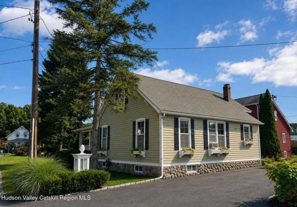 15 Esopus Avenue, Kingston, NY 12401 - Photo 3 of 28