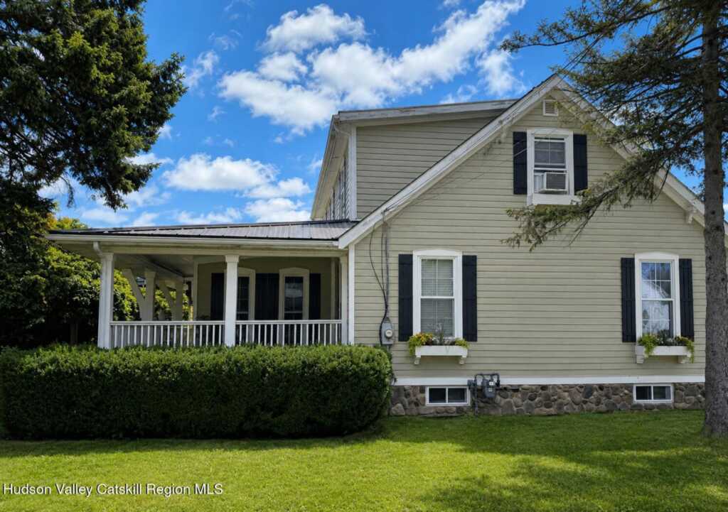 15 Esopus Avenue, Kingston, NY 12401 - Photo 4 of 28