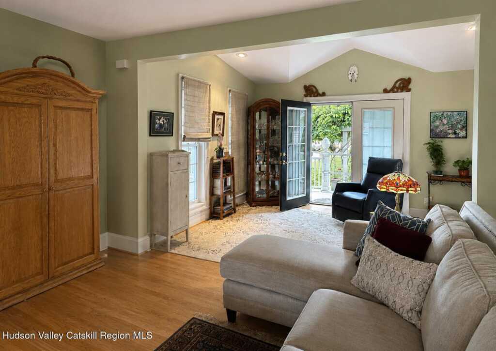 15 Esopus Avenue, Kingston, NY 12401 - Photo 7 of 28