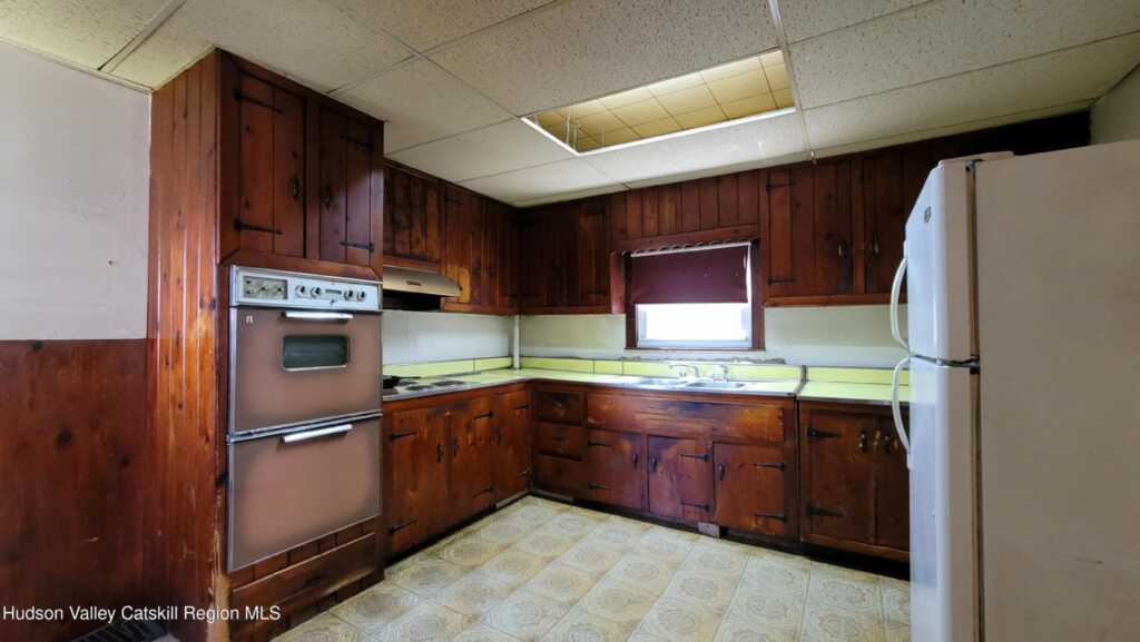 24 Clinton Avenue, Kingston, NY 12401 - Photo 8 of 20