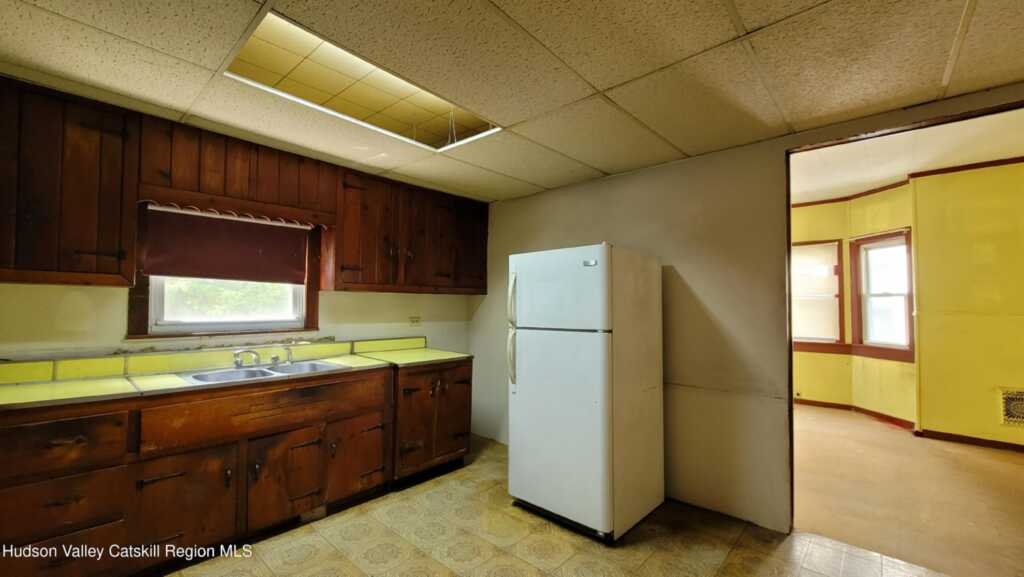 24 Clinton Avenue, Kingston, NY 12401 - Photo 9 of 20