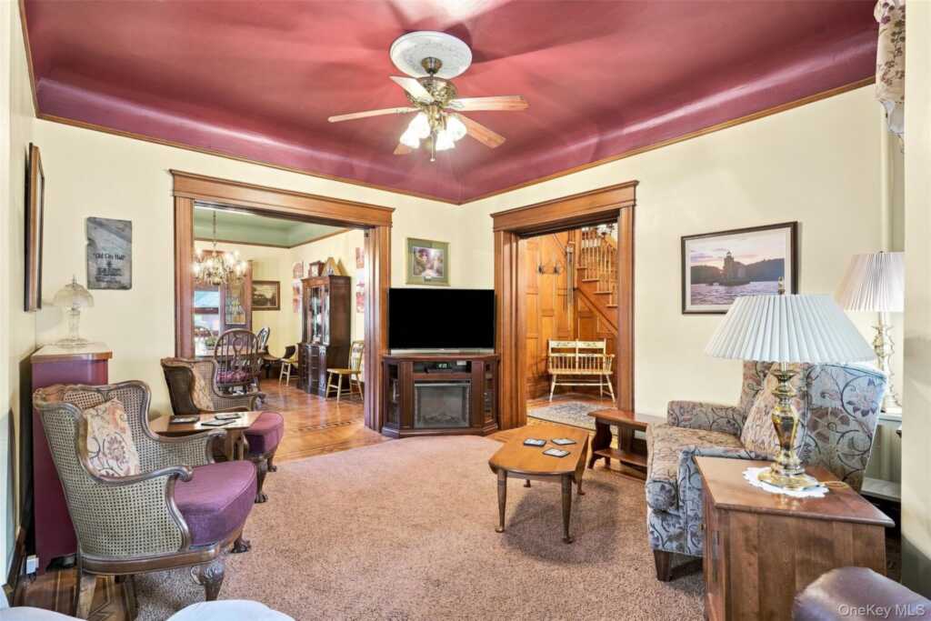 349 Albany Avenue, Kingston, NY 12401 - Photo 11 of 40