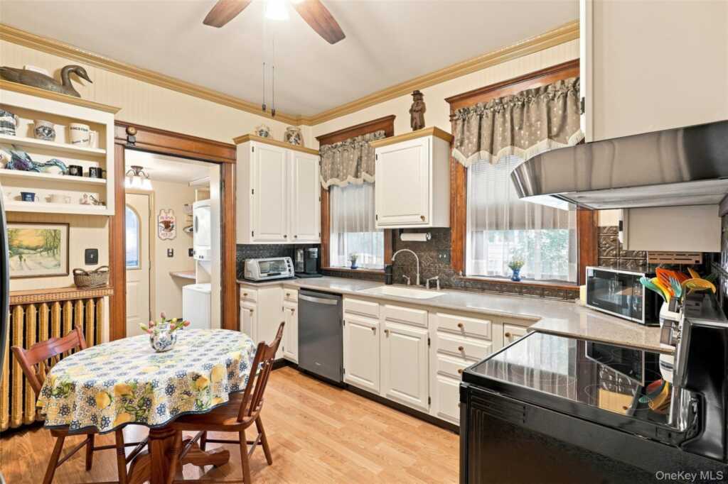 349 Albany Avenue, Kingston, NY 12401 - Photo 15 of 40