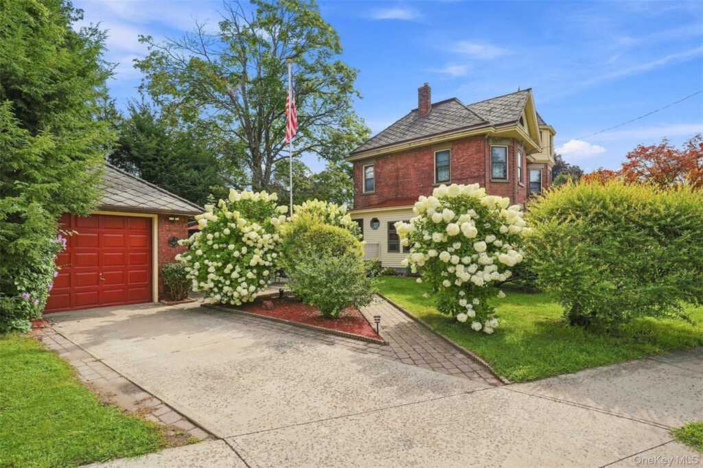 349 Albany Avenue, Kingston, NY 12401 - Photo 3 of 40