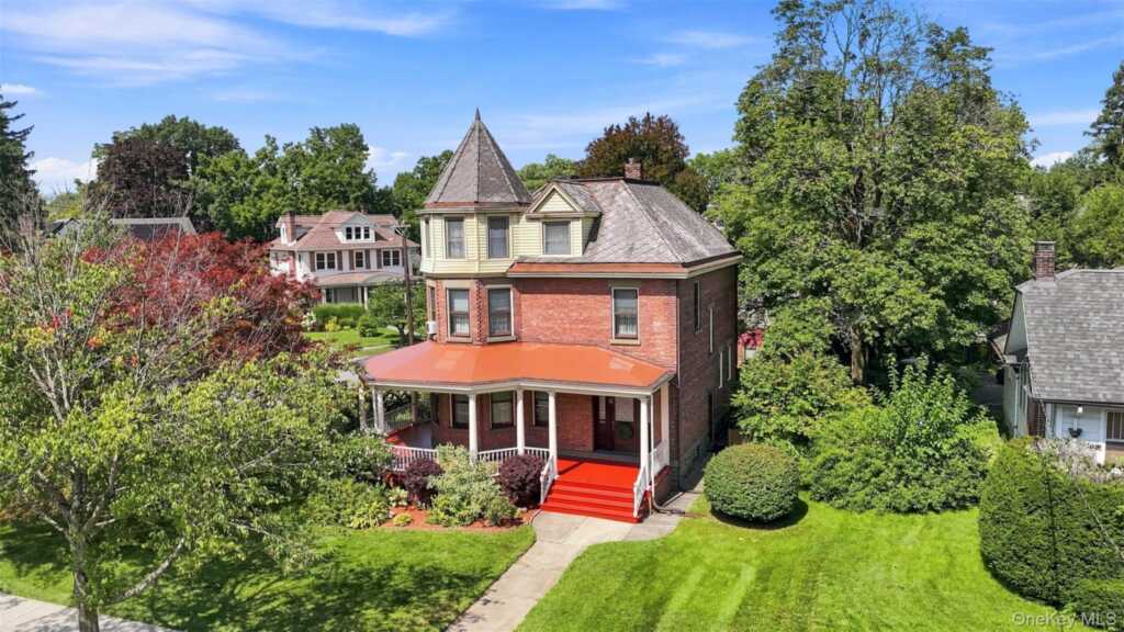 349 Albany Avenue, Kingston, NY 12401 - Photo 5 of 40