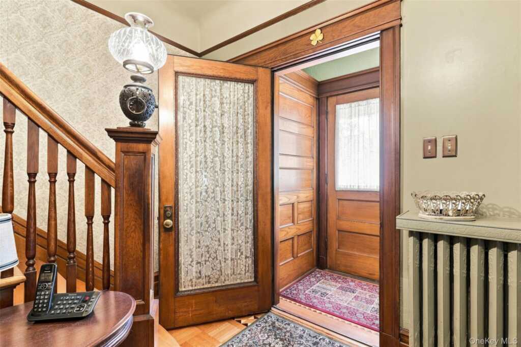 349 Albany Avenue, Kingston, NY 12401 - Photo 8 of 40