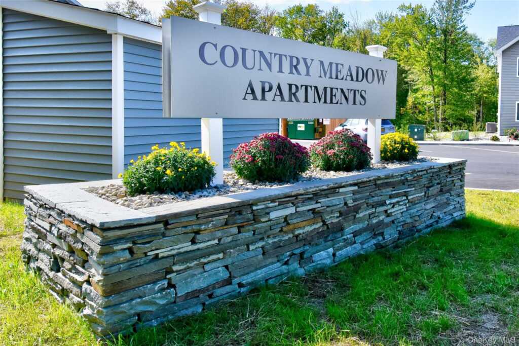 16 Moka Place, Saugerties, NY 12477