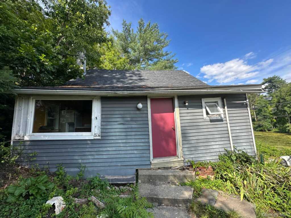 348-354 Binnewater Road, Rosendale, NY 12401 - Photo 4 of 40