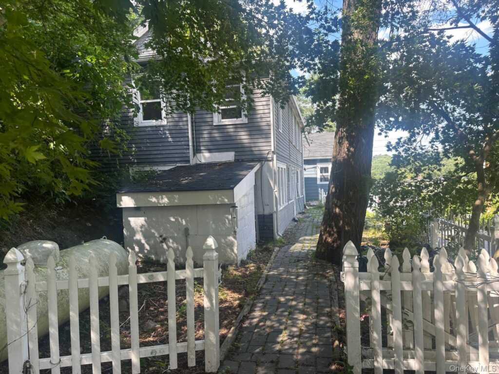 348-354 Binnewater Road, Rosendale, NY 12401 - Photo 6 of 40