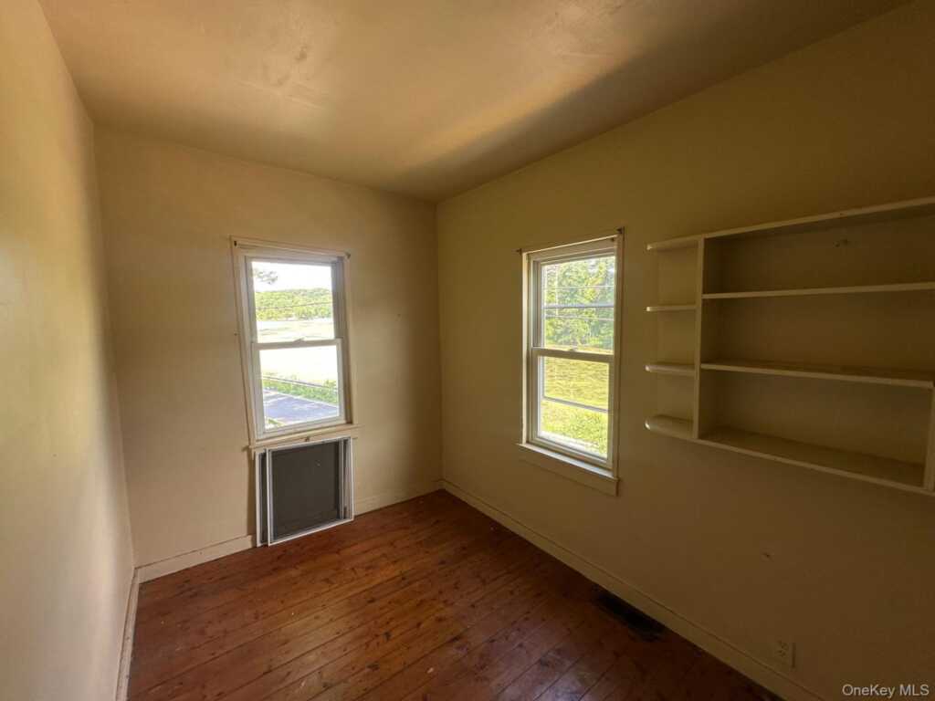 348-354 Binnewater Road, Rosendale, NY 12401 - Photo 9 of 40
