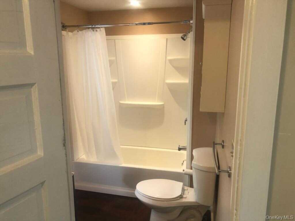 18 Wiltwyck Avenue, Kingston, NY 12401 - Photo 7 of 13
