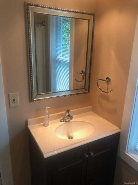 18 Wiltwyck Avenue, Kingston, NY 12401 - Photo 8 of 13