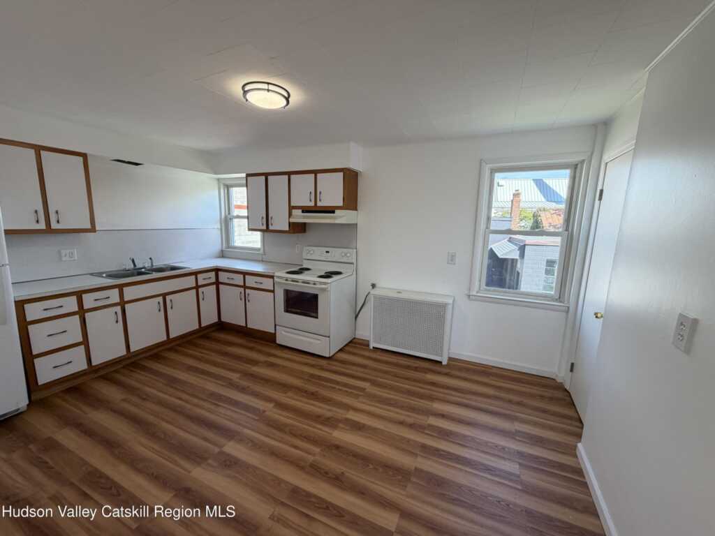 55 Partition Street, Saugerties, NY 12477 - Photo 18 of 33