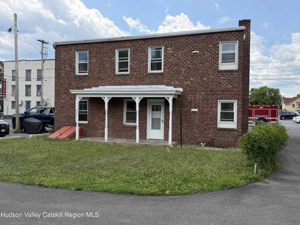 55 Partition Street, Saugerties, NY 12477 - Photo 2 of 6