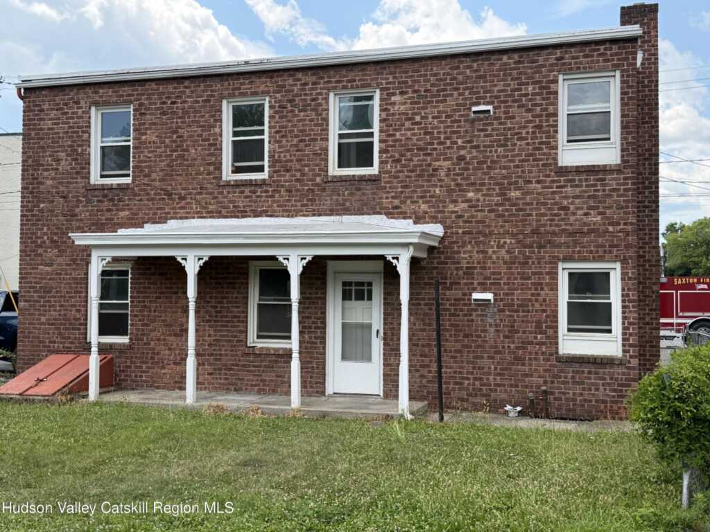 55 Partition Street, Saugerties, NY 12477 - Photo 3 of 6