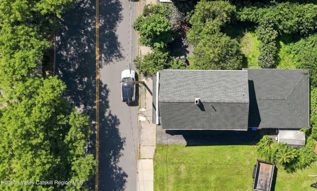 377 Washington Avenue, Kingston, NY 12401 - Photo 13 of 35