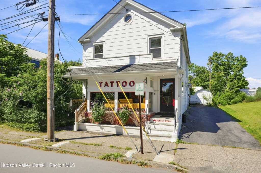 377 Washington Avenue, Kingston, NY 12401 - Photo 2 of 35