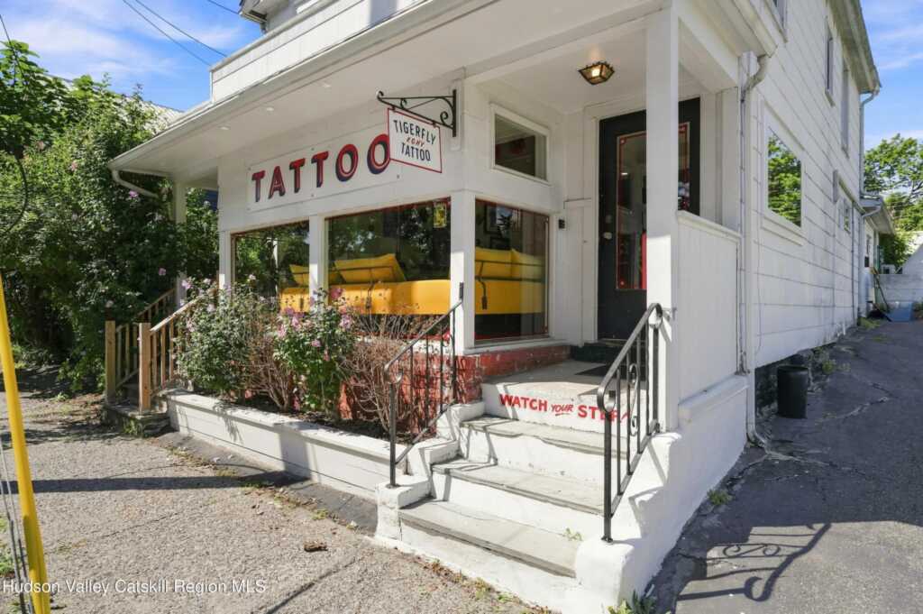 377 Washington Avenue, Kingston, NY 12401 - Photo 3 of 35