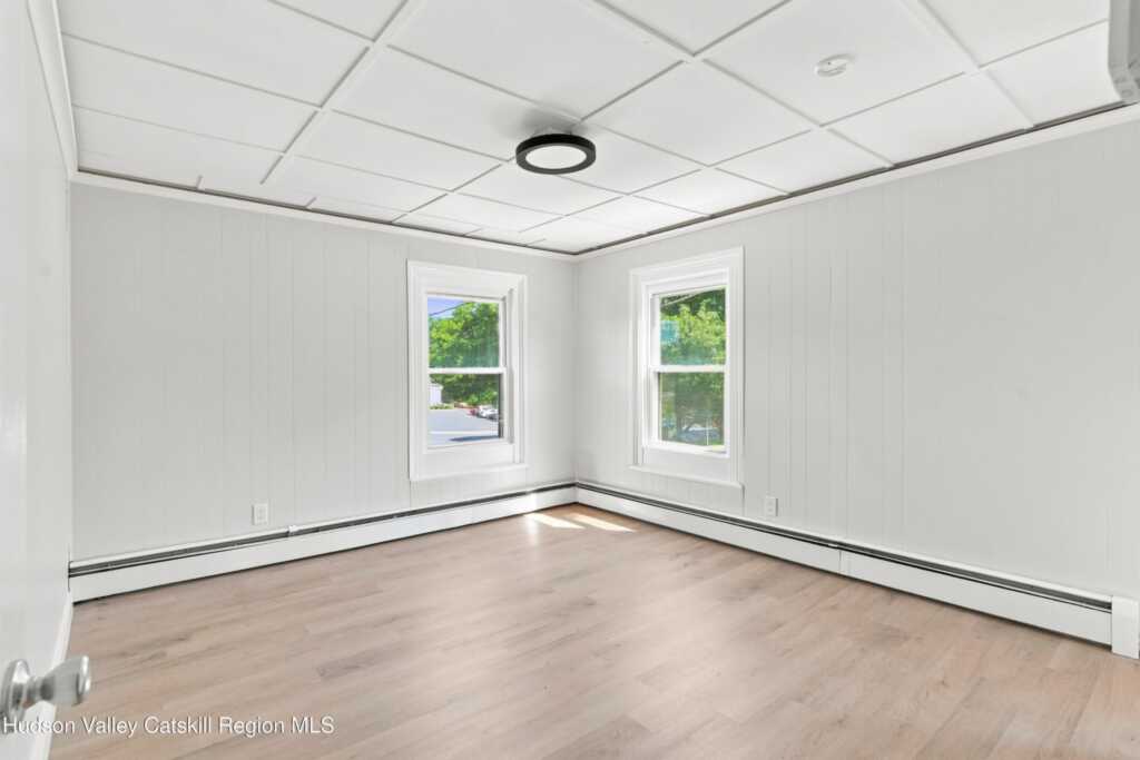377 Washington Avenue, Kingston, NY 12401 - Photo 32 of 35