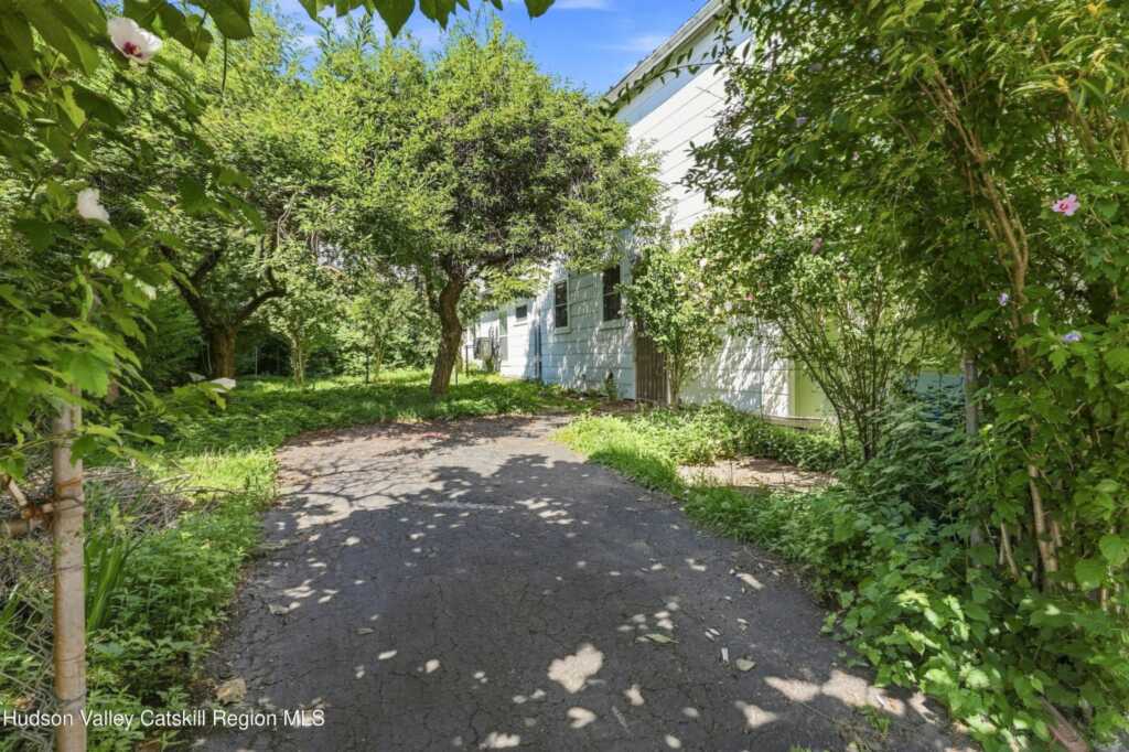377 Washington Avenue, Kingston, NY 12401 - Photo 34 of 35