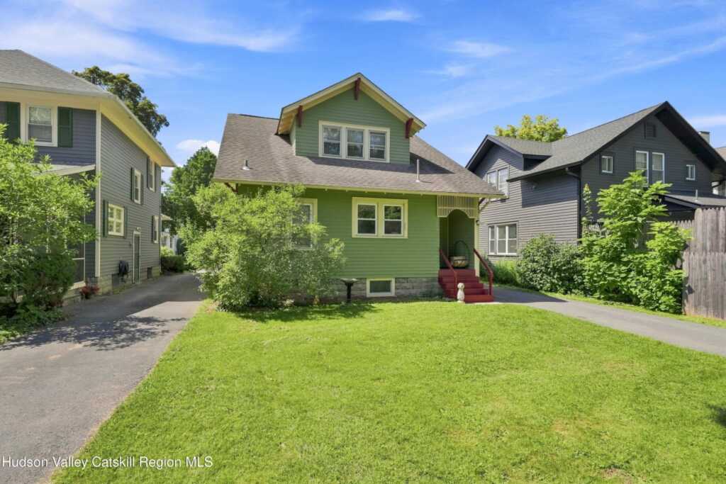 88 Washington Avenue, Kingston, NY 12401 - Photo 4 of 50
