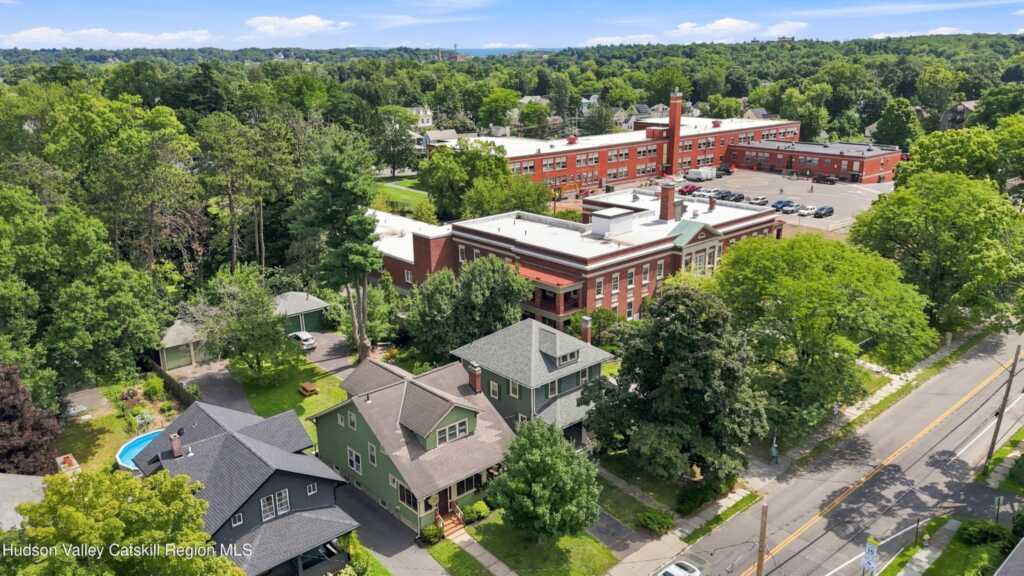88 Washington Avenue, Kingston, NY 12401 - Photo 6 of 50