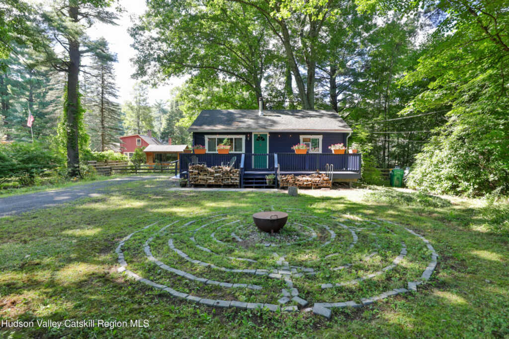 1017 Veterans Way, Phoenicia, NY 12464 - Photo 2 of 39