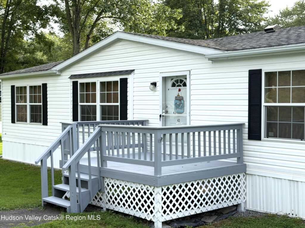 43 Central Avenue, Rosendale, NY 12472 - Photo 2 of 27