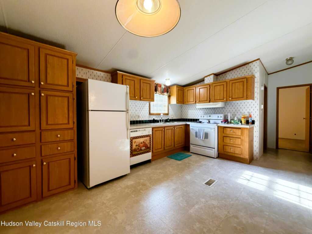 43 Central Avenue, Rosendale, NY 12472 - Photo 7 of 27