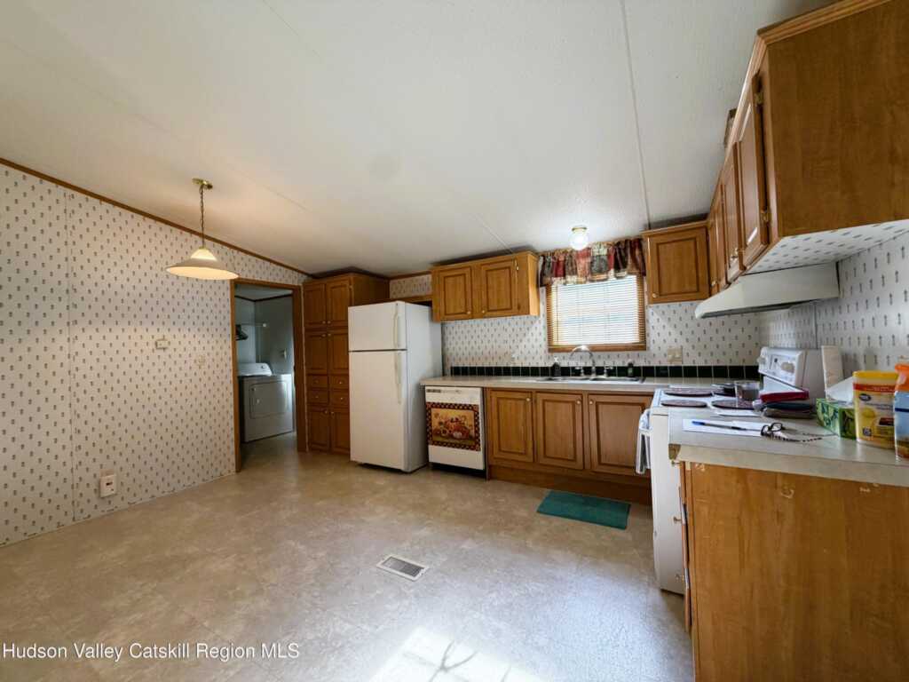 43 Central Avenue, Rosendale, NY 12472 - Photo 8 of 27