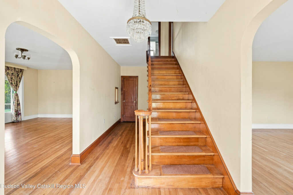 236 Glasco Turnpike, Saugerties, NY 12477 - Photo 8 of 50
