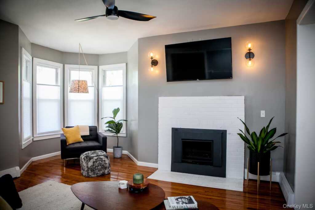34 E Saint James Street, Kingston, NY 12401 - Photo 4 of 26