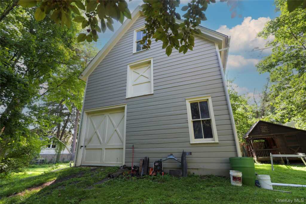 12-16 Lounsbury Place, Kingston, NY 12401 - Photo 11 of 25