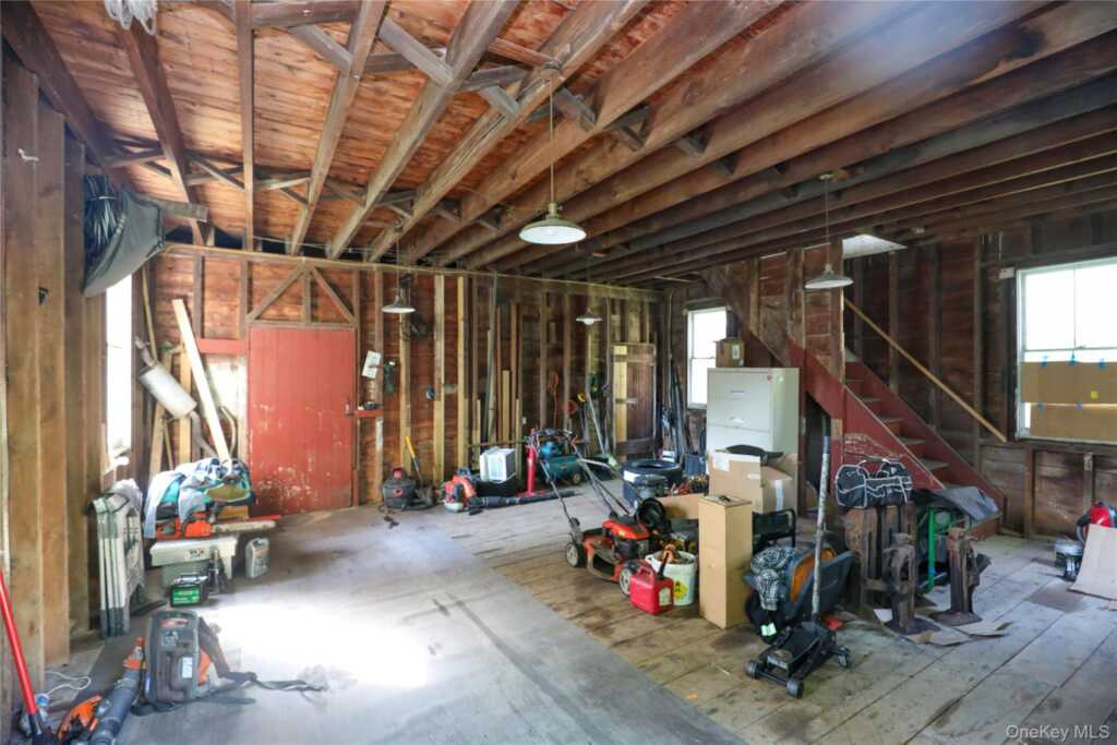 12-16 Lounsbury Place, Kingston, NY 12401 - Photo 13 of 25