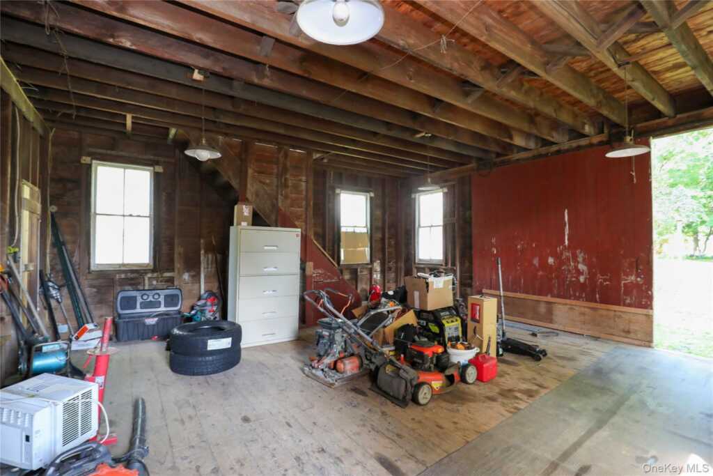 12-16 Lounsbury Place, Kingston, NY 12401 - Photo 15 of 25