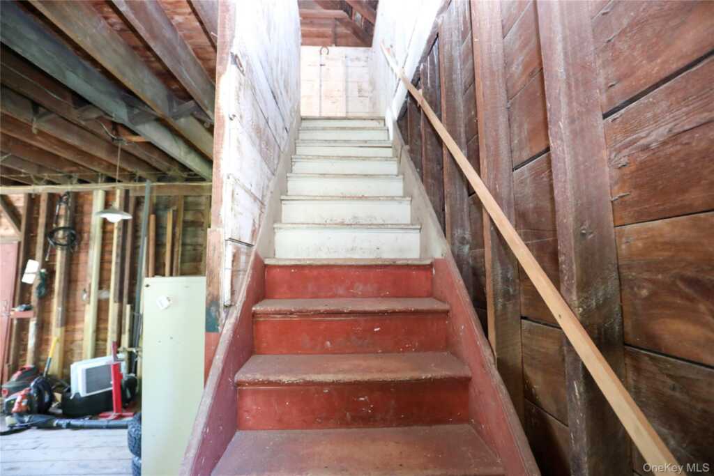 12-16 Lounsbury Place, Kingston, NY 12401 - Photo 18 of 25
