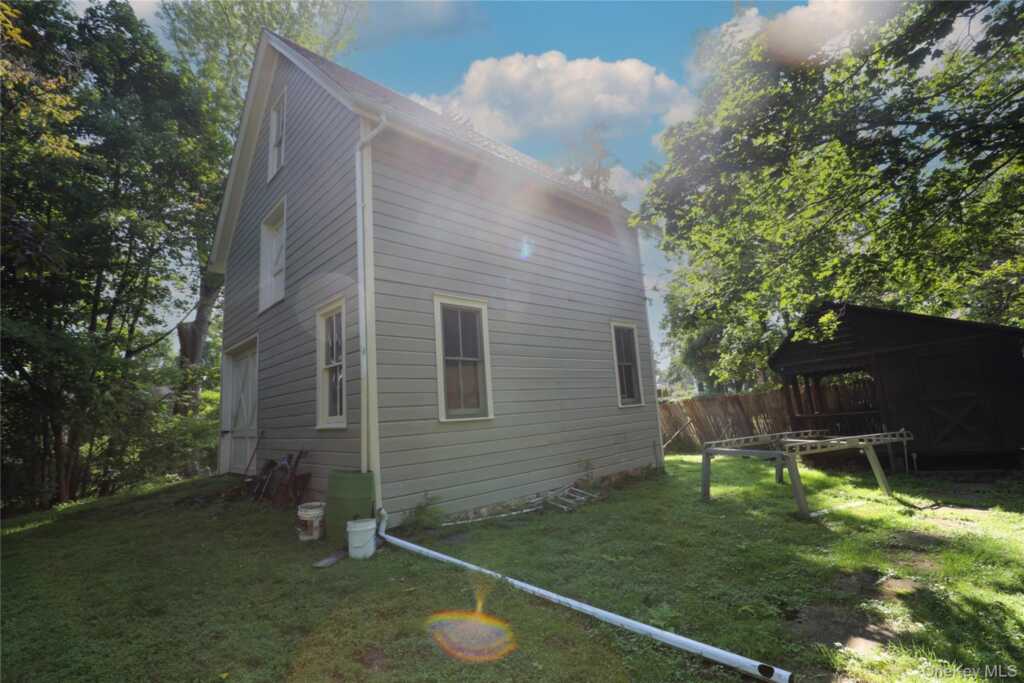 12-16 Lounsbury Place, Kingston, NY 12401 - Photo 5 of 25