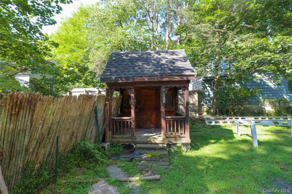 12-16 Lounsbury Place, Kingston, NY 12401 - Photo 6 of 25