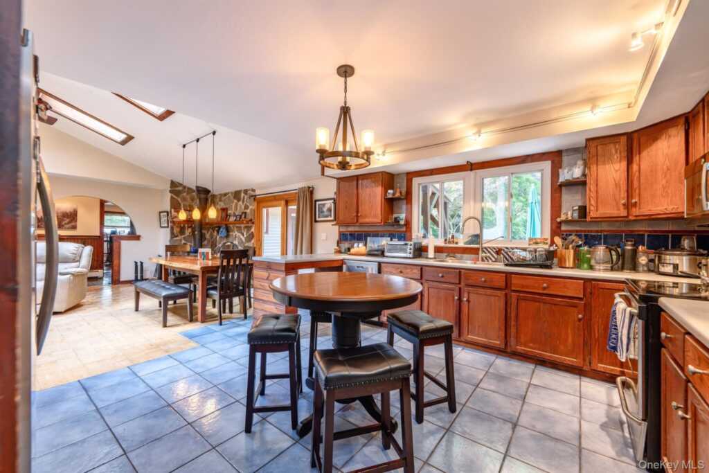 104 Park Place, Saugerties, NY 12477 - Photo 12 of 48