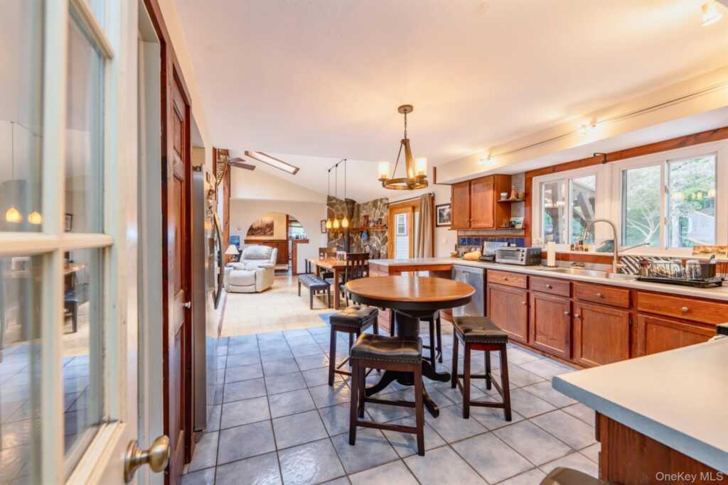 104 Park Place, Saugerties, NY 12477 - Photo 13 of 48