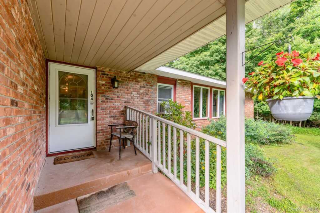 104 Park Place, Saugerties, NY 12477 - Photo 32 of 48