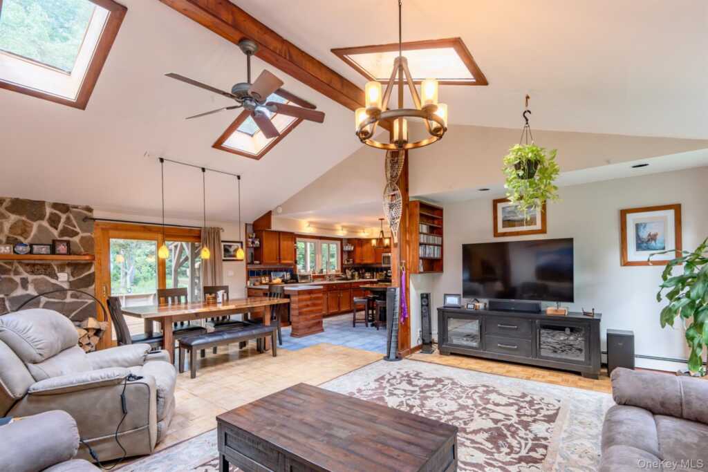 104 Park Place, Saugerties, NY 12477 - Photo 8 of 48