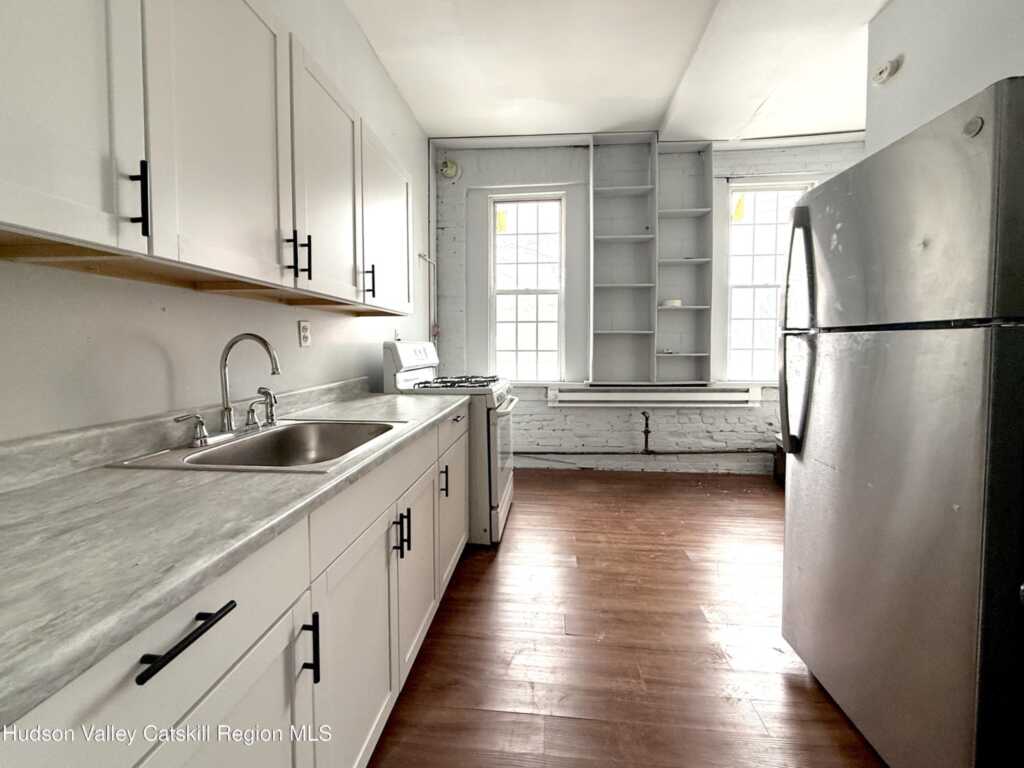 110 Partition Street Street, Unit #3, Saugerties, NY 12477 - Photo 4 of 6