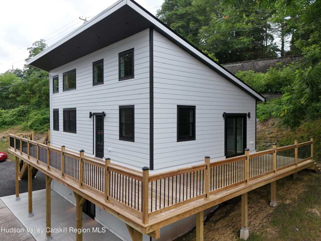 33 Valley Street, Saugerties, NY 12477 - Photo 3 of 38
