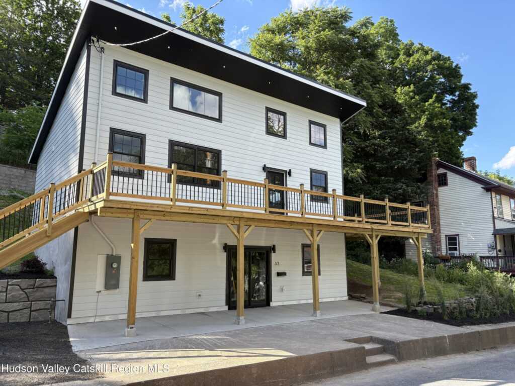 33 Valley Street, Saugerties, NY 12477 - Photo 4 of 38