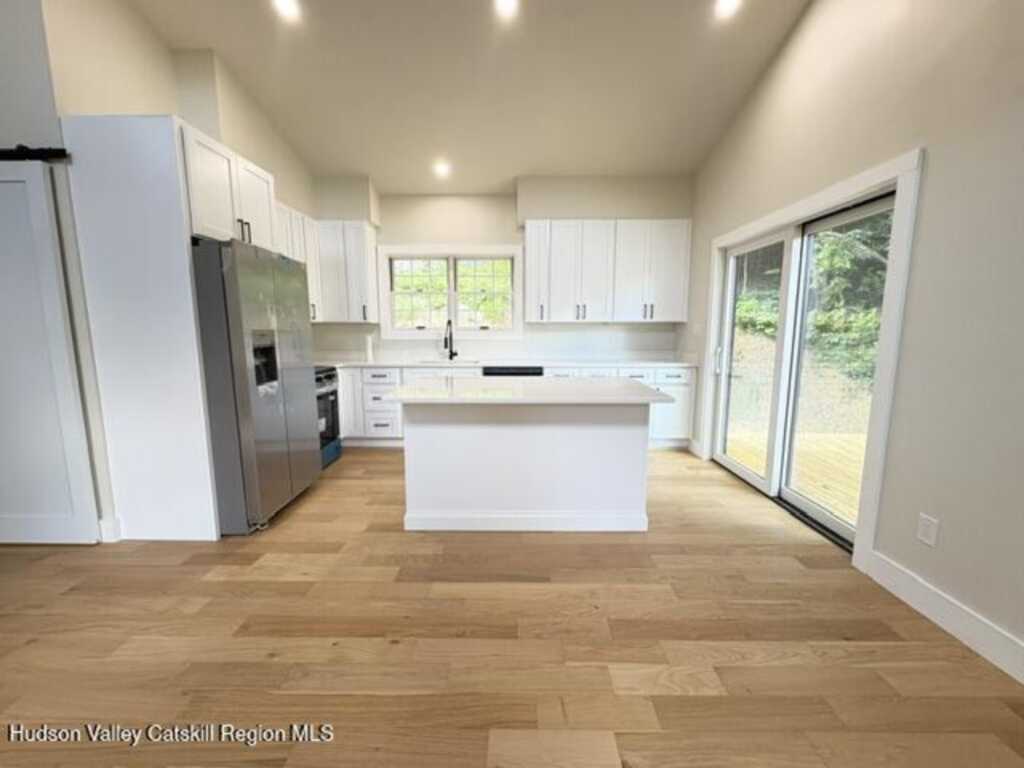 33 Valley Street, Saugerties, NY 12477 - Photo 9 of 38
